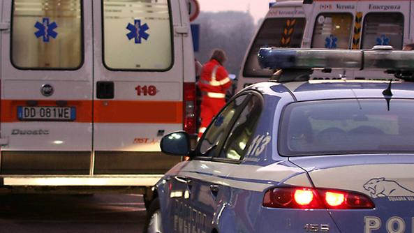 Dramma nel Torinese – Donna torna da un matrimonio, ha un incidente in auto e muore