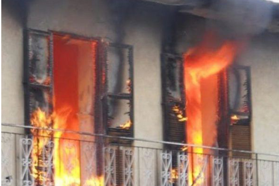 Dramma a Torino – Un’altra casa a fuoco. Muore una persona, i pompieri evitano la strage