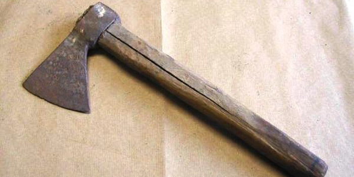 Aggredisce la compagna – La Polizia trova anche un’ascia sotto il suo letto, arrestato in Barriera di Milano