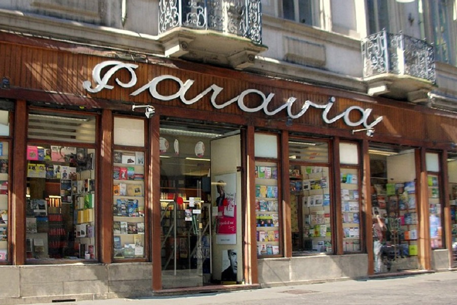 Chiude un altro pezzo di Torino, la libreria Paravia cessa l’attività