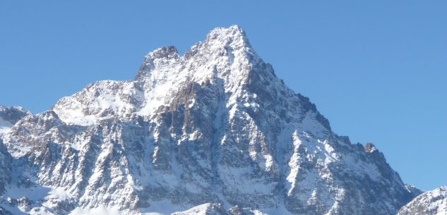 “Il Monviso è a rischio crollo” – Paura per il drammatico annuncio