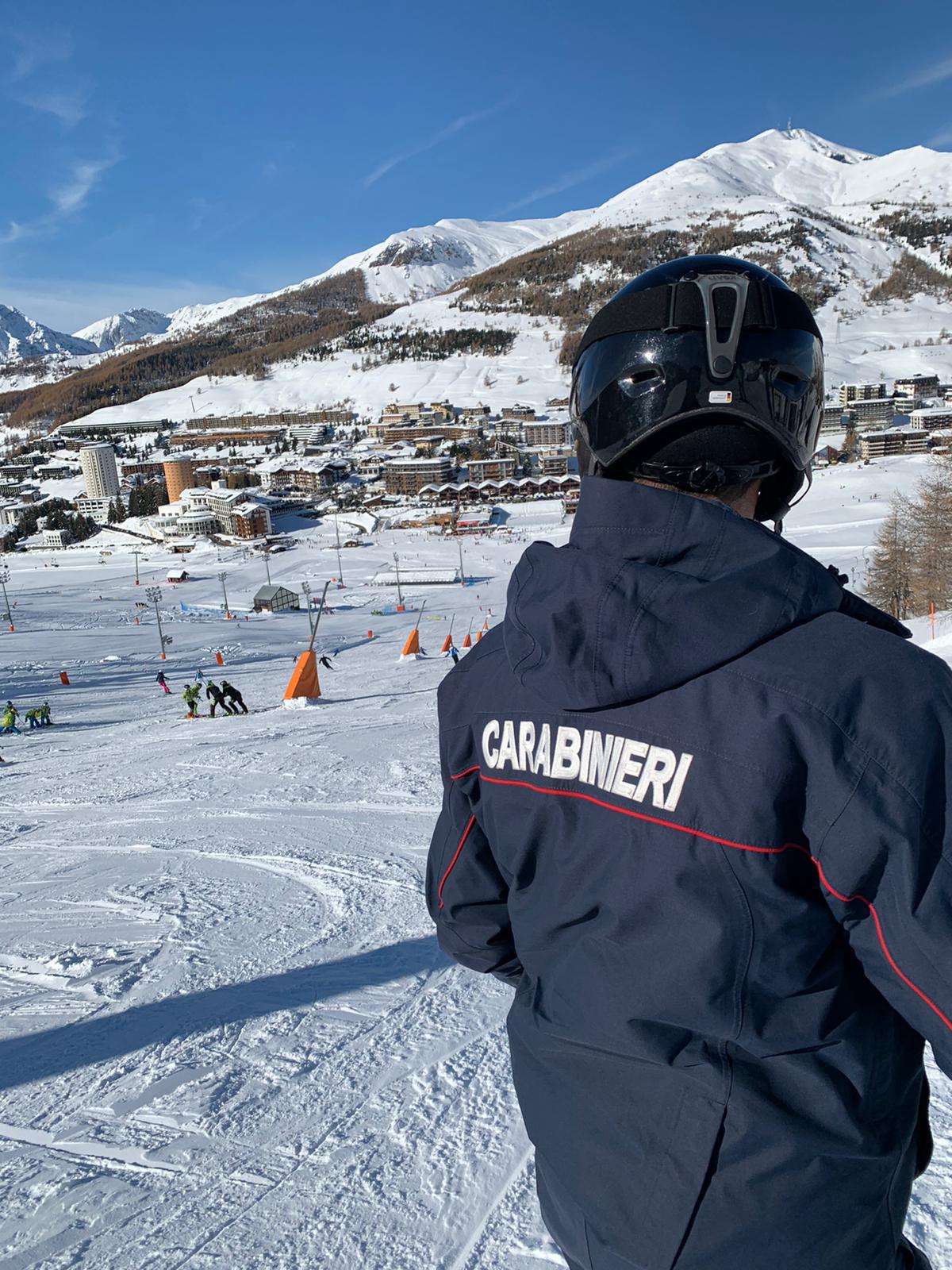 A Sestriere fuoripista selvaggio – Controlli a raffica per evitare valanghe