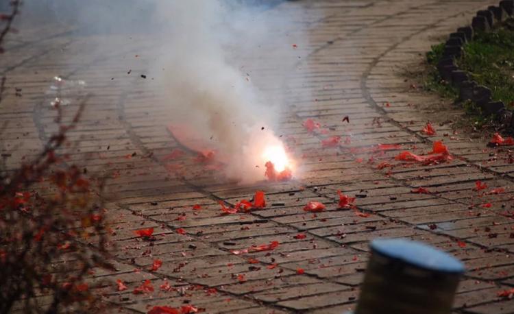 Due bambini gravemente feriti anche il 1° Gennaio – Hanno raccolto petardi inesplosi