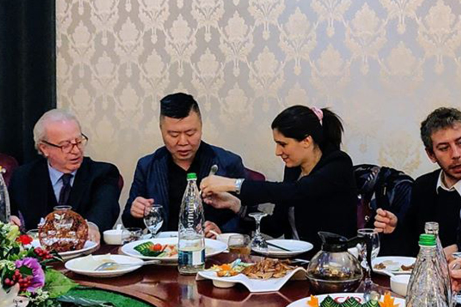 Involtino primavera e riso alla cantonese – Appendino pranza al ristorante cinese “No alle psicosi”