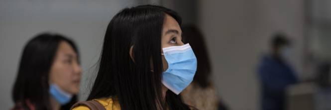 “Cinese di m… ! Vai via da Torino” – Aggressione in pieno centro, donna presa a calci e pugni