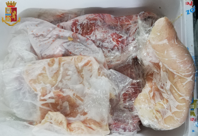 Scarsa igiene e cibi mal conservati – Diverse violazioni in una pizzeria di Vanchiglia