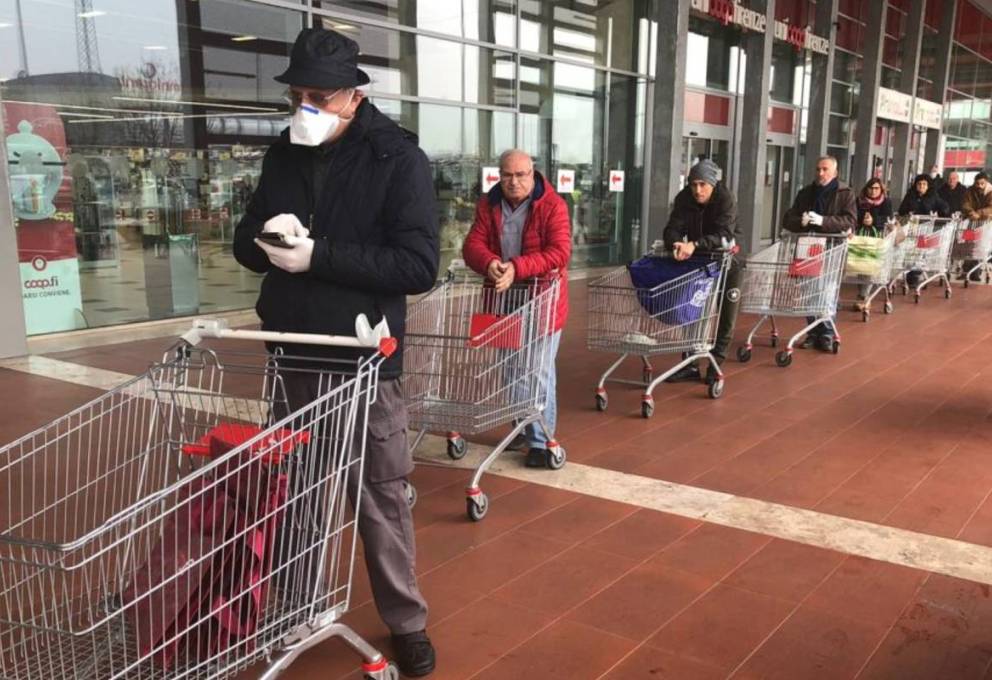 Coronavirus: divieto alla spesa di coppia – La nuova restrizione in una città del Piemonte