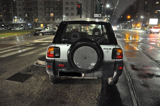 Ha un malore in auto e va a sbattere in corso Re Umberto – Muore in ospedale