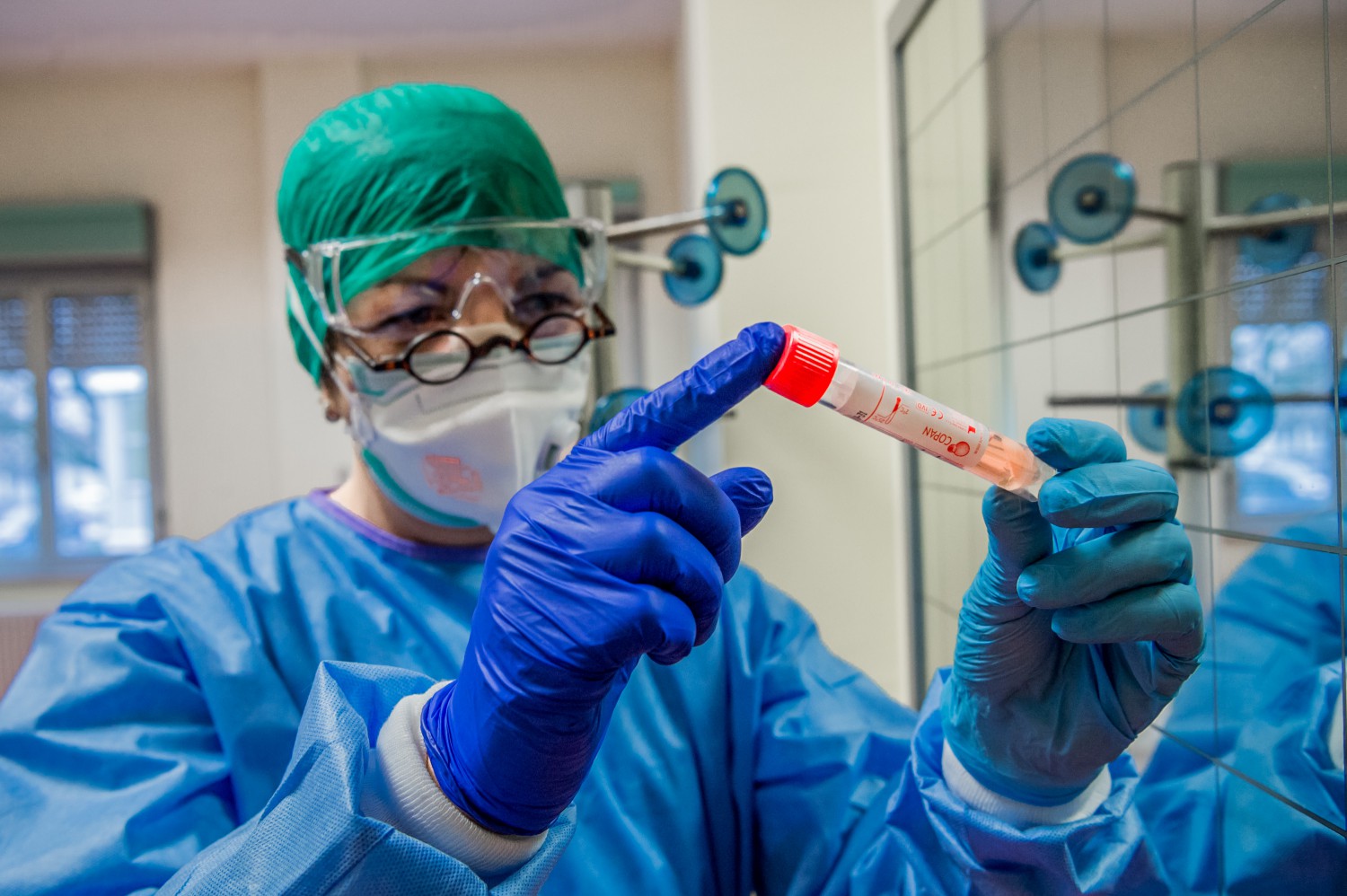 “In Piemonte record di ricoveri – Fare subito tamponi di massa e isolare asintomatici”. La richiesta di FdI