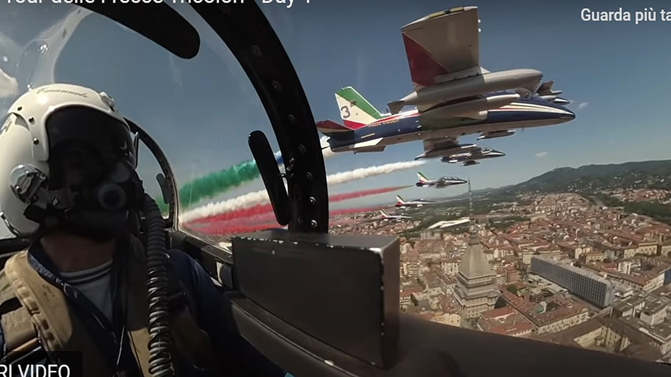 Frecce Tricolori a Torino: Il Video speciale, girato dall’Aeronautica – Uno spettacolo sopra la Mole