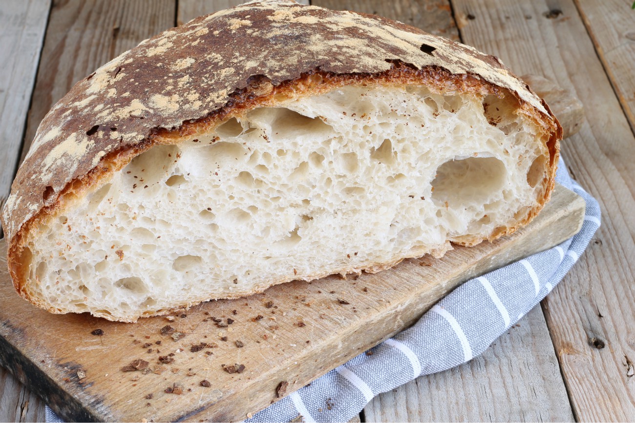 Torino, tre chiodi nella pagnotta – Al panettiere un’ammenda di 2mila euro