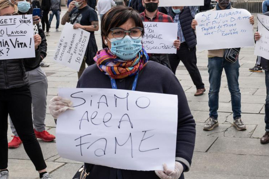 “Gli aiuti della Regione non bastano, rischiamo un’ecatombe” – La protesta dei commercianti a Torino