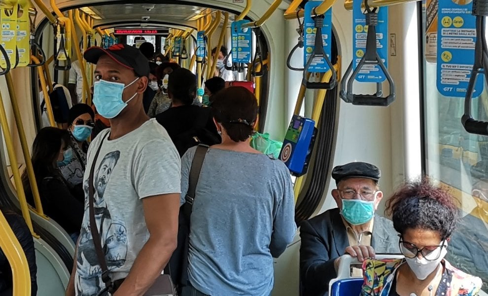 “Ma quale distanziamento sociale? Sul Tram ‘4’ c’è la folla!” – La denuncia del sindacato