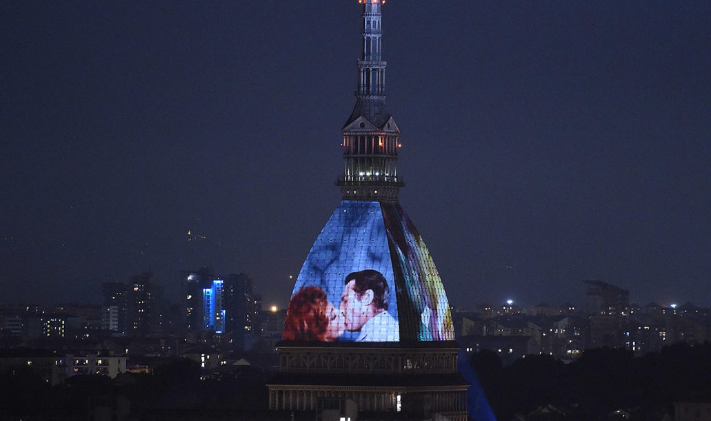 La Mole Antonelliana come non si era mai vista: continua il grande show sui 4 lati della cupola