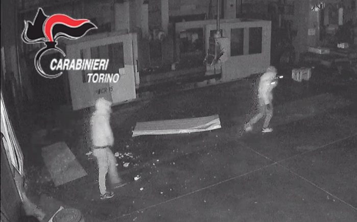 Furti a raffica durante il lockdown, sgominata banda criminale a Torino: oltre 30 colpi in poche settimane