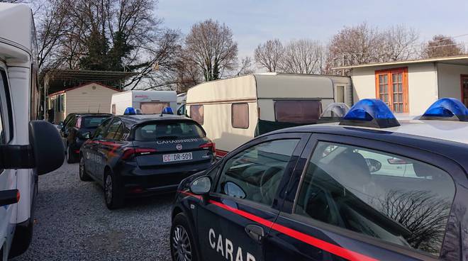 Torino – Blitz al campo nomadi: sequestrate case abusive, trovata refurtiva di numerosi furti