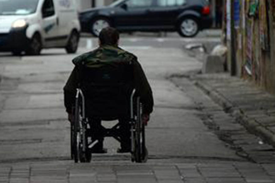 Pensione di 285 euro ai disabili totali: una vergogna incostituzionale – La battaglia di un giudice di Torino