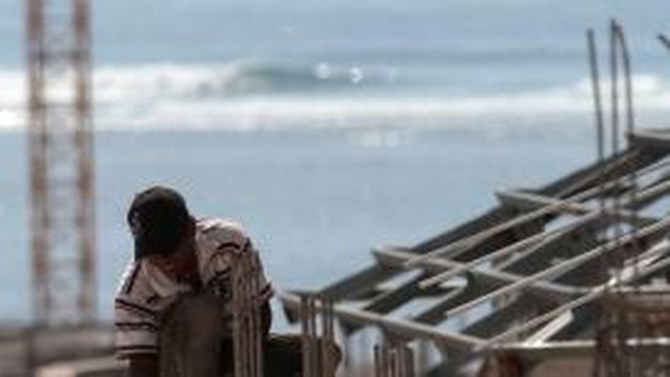 Torino – Ladro sul tetto, avvistato mentre cerca di rubare rame. Bloccato dalla Polizia