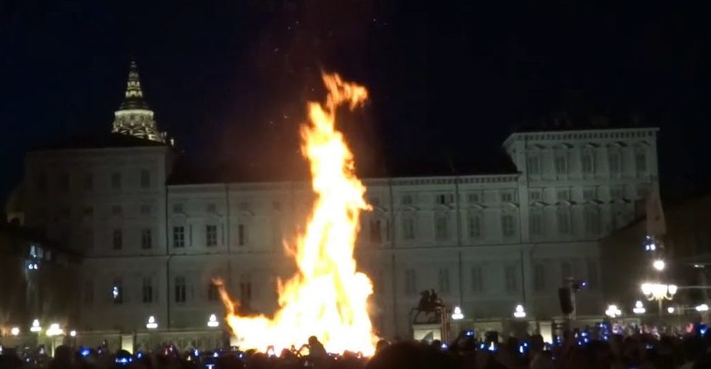 Torino, martedì il primo San Giovanni senza farò e sfilata storica – “Alto rischio di assembramenti”