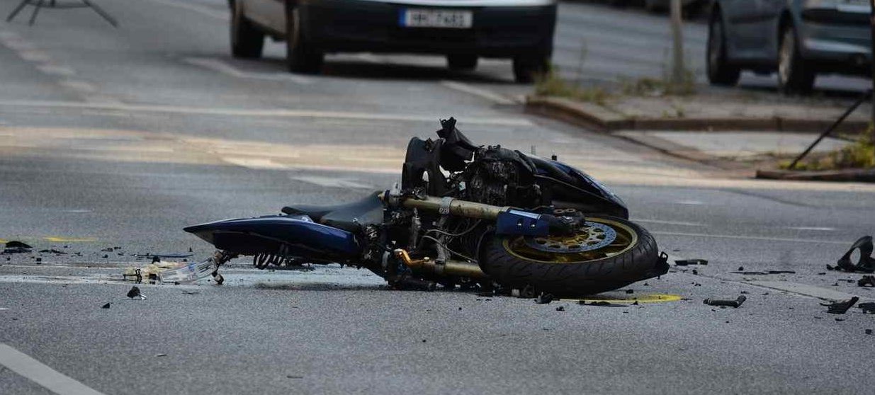 Tremendo incidente nel Torinese – Auto contro autocarro: gravi 2 ragazzi