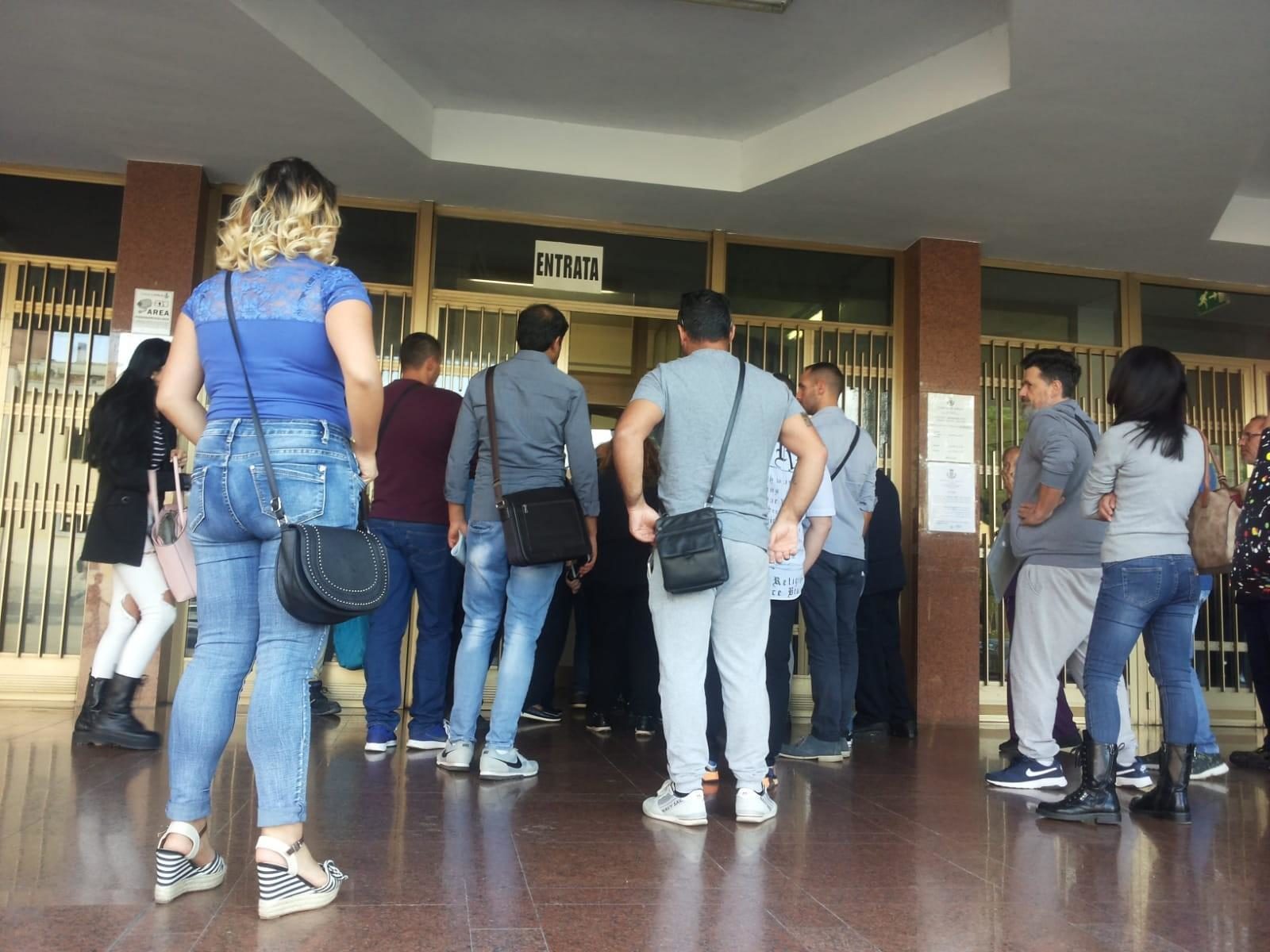 A Torino servono anni per un cambio di residenza. E il Tar sgrida l’Anagrafe: “Tempi abnormi”. E’ polemica