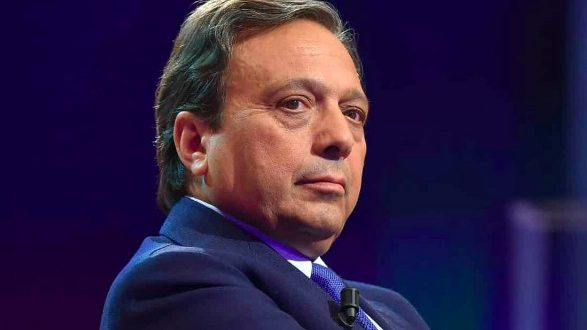 Torino – Riesce a forzare l’auto di Piero Chiambretti e gli ruba gli occhiali da sole. Arrestato alla Crocetta