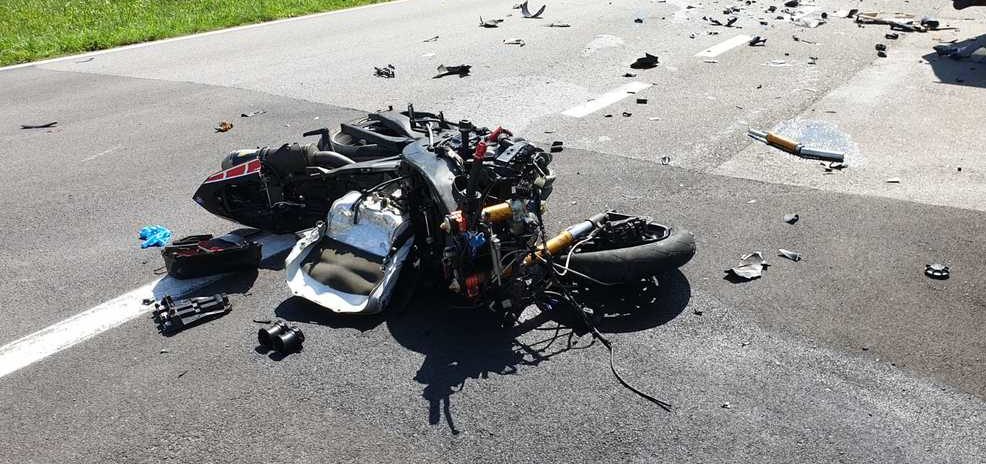 Torino – Tremendo incidente sulla provinciale: moto contro furgone, muore centauro a 52 anni