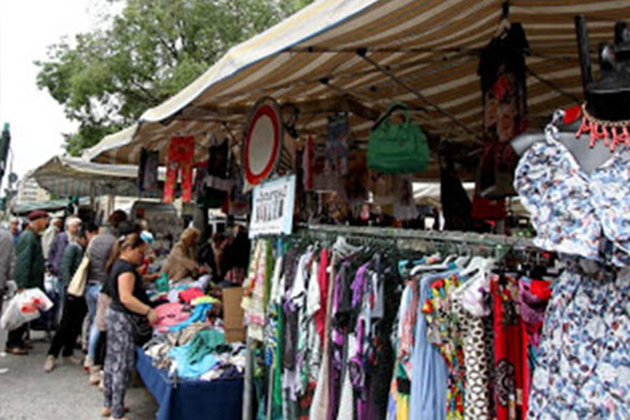 Borseggia un’anziana al mercato di corso Sebastopoli – Marocchino inseguito e arrestato