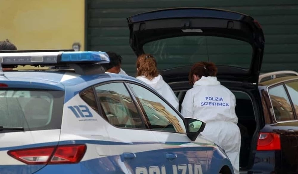 Tragedia in corso Racconigi: uccide la madre a coltellate, poi si lancia dal balcone