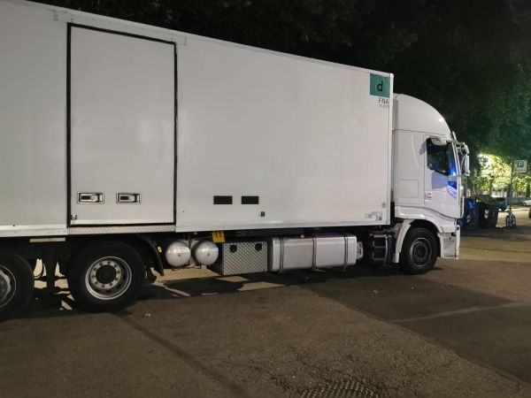 Torino – Camionista ubriaco urta due auto in sosta in corso Regina: la scatola nera rileva 34 violazioni