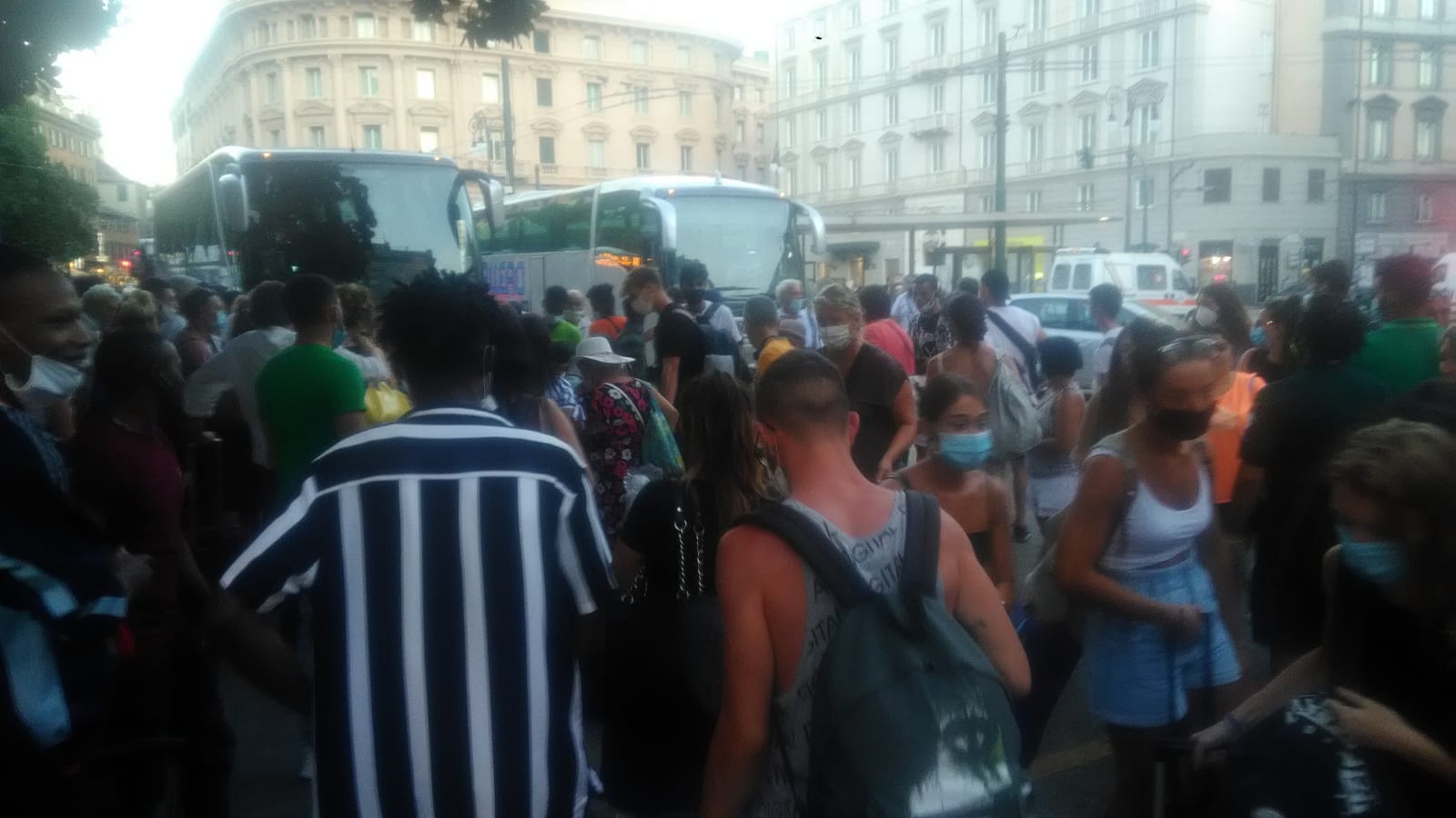 Caos sulla Genova- Torino “Assembramenti, ammassamenti e ritardi, altro che distanziamento!