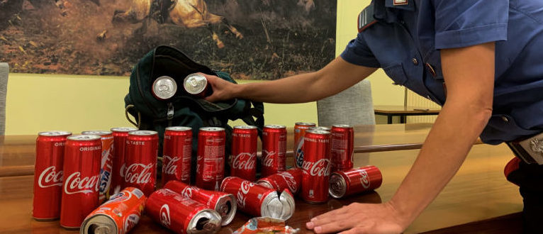 Giovani marocchini lanciano lattine contro le auto in corsa – Donna terrorizzata chiama i carabinieri