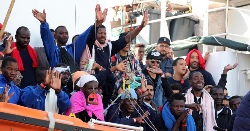 Piemonte – Fingevano di accogliere migranti, poi si incassavano i rimborsi: truffa da 300mila euro