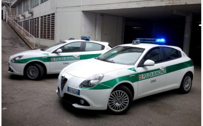 Torino – Firmano il contratto per una casa ma ci trovano dentro i nomadi, sgomberati dalla Municipale