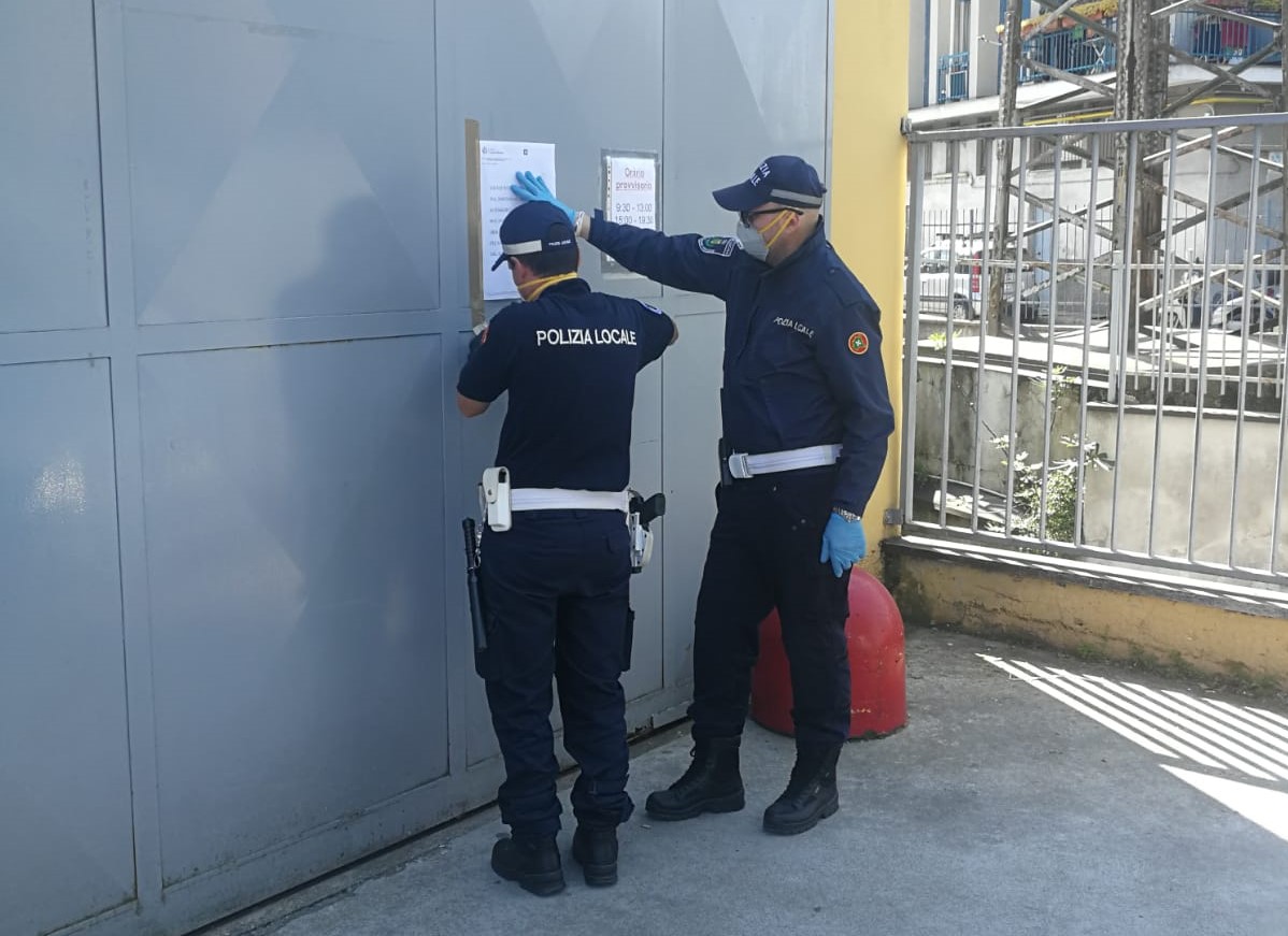 Torino – Nel locale si ballava senza mascherina e distanziamento sociale: chiuso dalla polizia locale