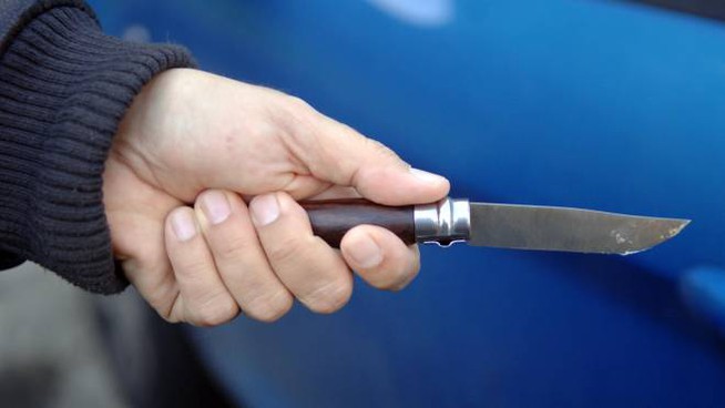 Torino – Tentato omicidio in strada a San Salvario: coltellate a una ragazza di 20 anni, è gravissima alle Molinette