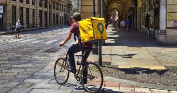 Torino – Rider ‘eroe’: insegue in bici l’aggressore di una donna e lo fa arrestare