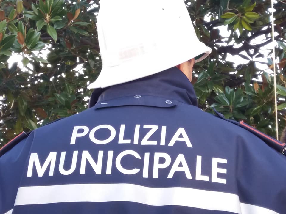 A 9 anni ‘sfreccia’ ai giardinetti con una minimoto da circuito – Multa di 1000 euro alla mamma