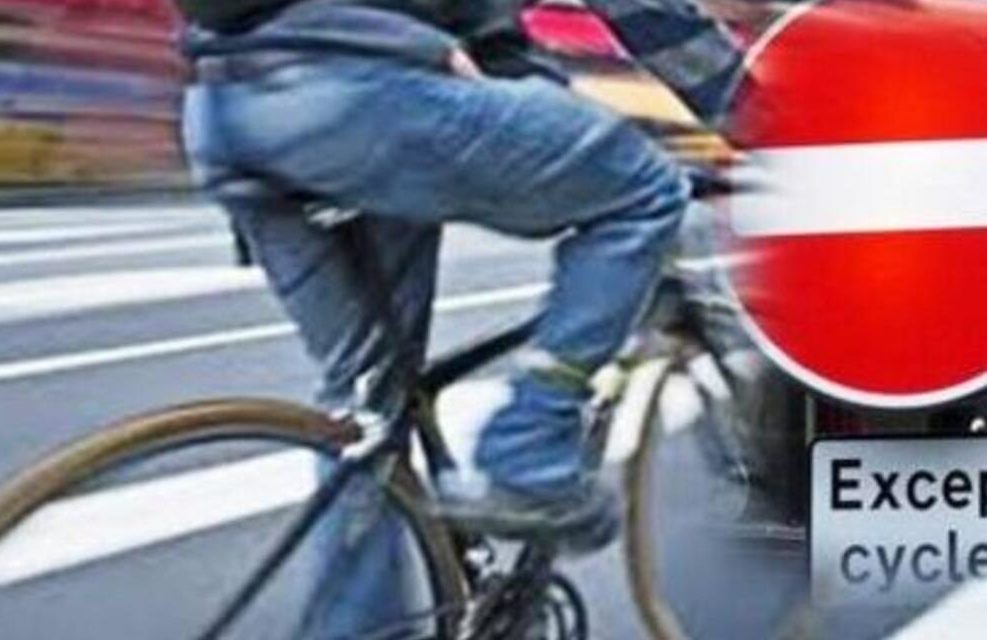 Torino – Va in bici contromano, trasportava l’ “eroina dei poveri” – Africano arrestato