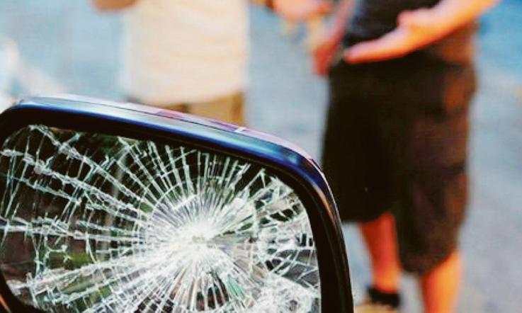 Torino – Nomade tenta la ‘truffa dello specchietto’, poi aggredisce anziano per rapinarlo: arrestato