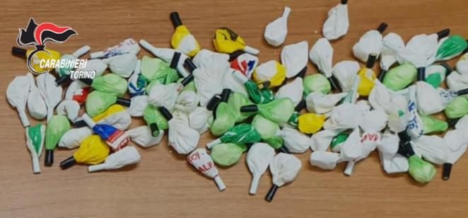 Torino – Trasformano l’auto in un distributore di caramelle alla cocaina – Arrestati