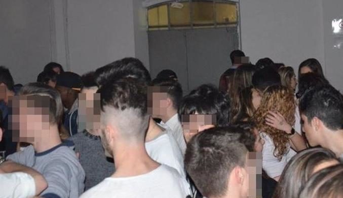 Torino – Ubriachi e senza mascherina organizzano festa abusiva in via Sacchi: in 27 ammassati, tutti denunciati