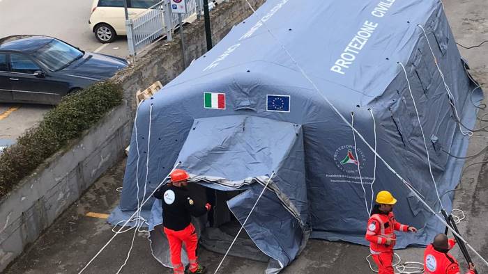 Emergenza a Torino – Lavori per il nuovo ospedale da campo al Valentino
