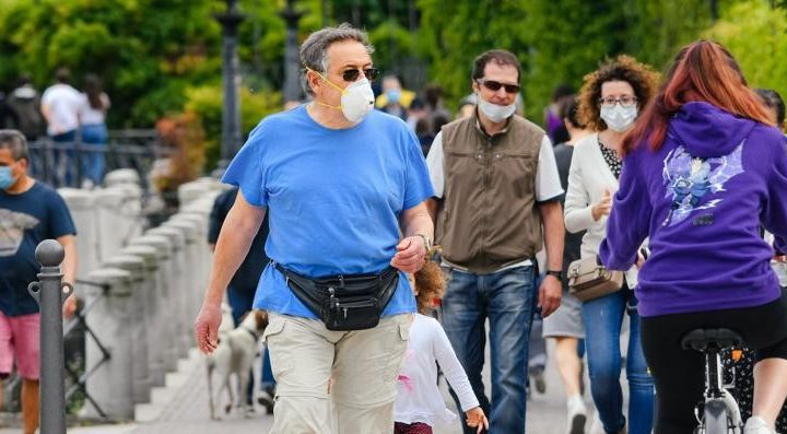 Piemonte– Cirio pronto a nuove restrizioni per parchi e piazze: in arrivo una nuova stretta nelle città