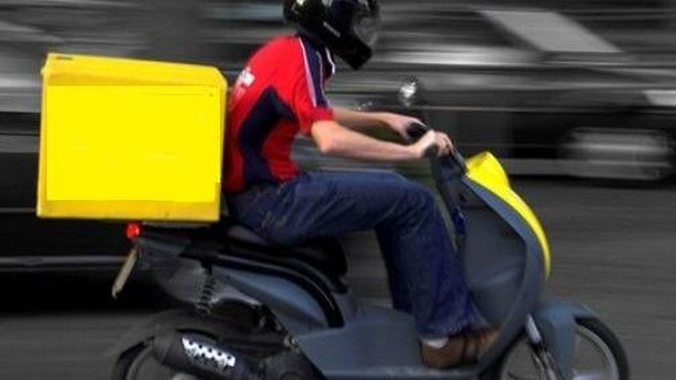 Torino – Maghrebino assalta il ragazzo porta pizze, lo prende a pugni per rapinarlo: inseguito e arrestato