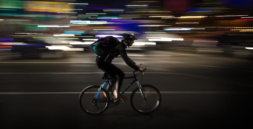 Torino: getta a terra una donna e la rapina -Rider interviene e blocca il delinquente