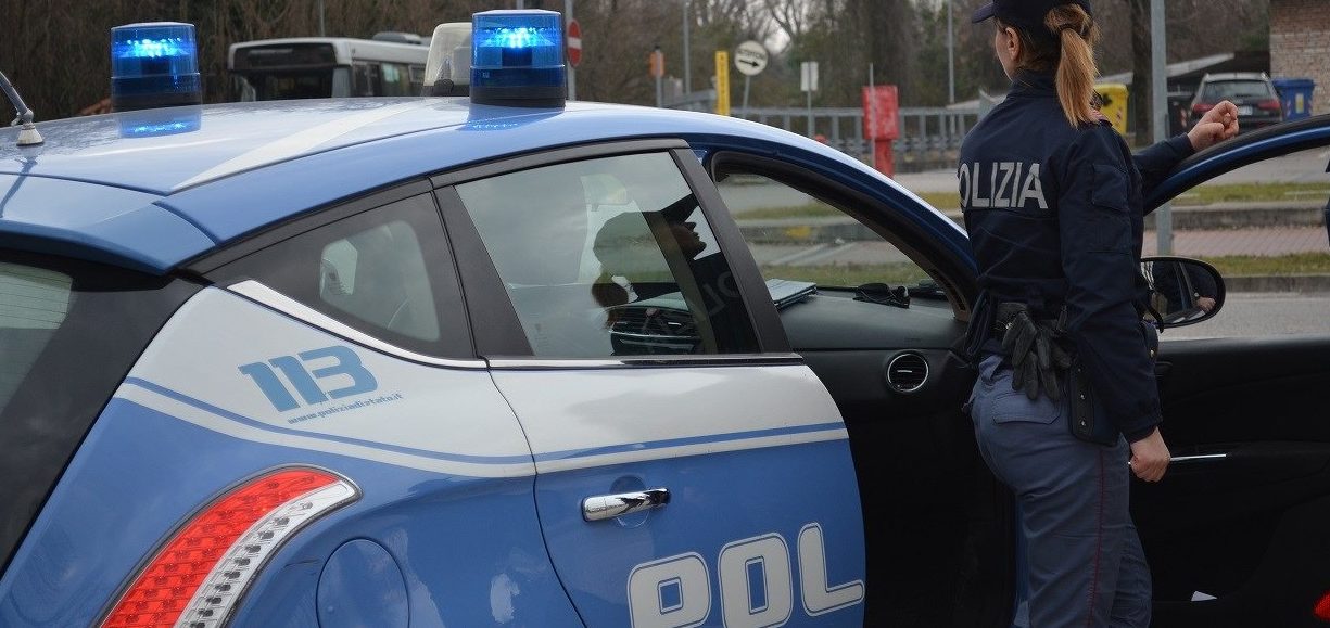 Torino – In 10 affollano un bar per scambiarsi gli auguri: tutti multati, locale chiuso