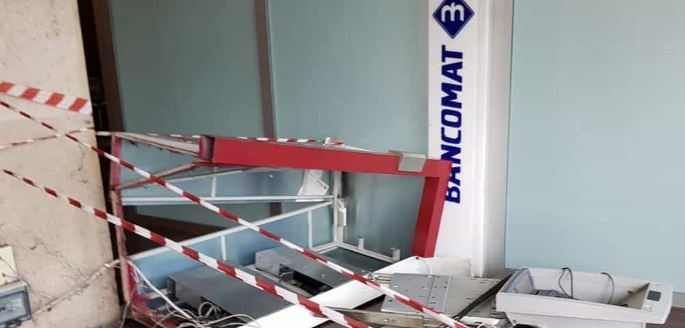 Torino – Con la ‘marmotta esplosiva’ sventrano bancomat e rubano 15mila euro: arrestati