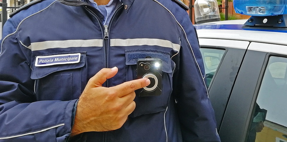Torino – Contro la delinquenza nuove bodycam per gli agenti e telecamere sui tram, ecco il piano