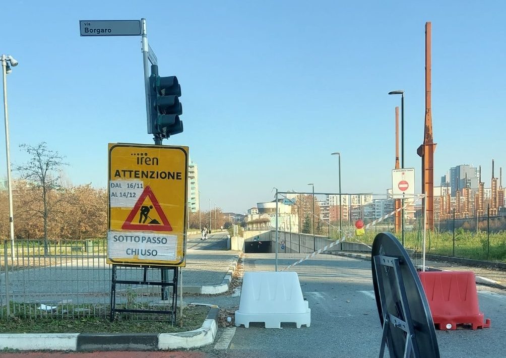 Torino- Lavori di manutenzione infiniti: cartello indica fine lavori il 14 Dicembre, ma è tutto in alto mare